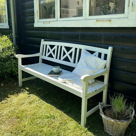 Classic Summerhouse With Sea Glimpse Near Tisvilde Semesterbostad Vejby